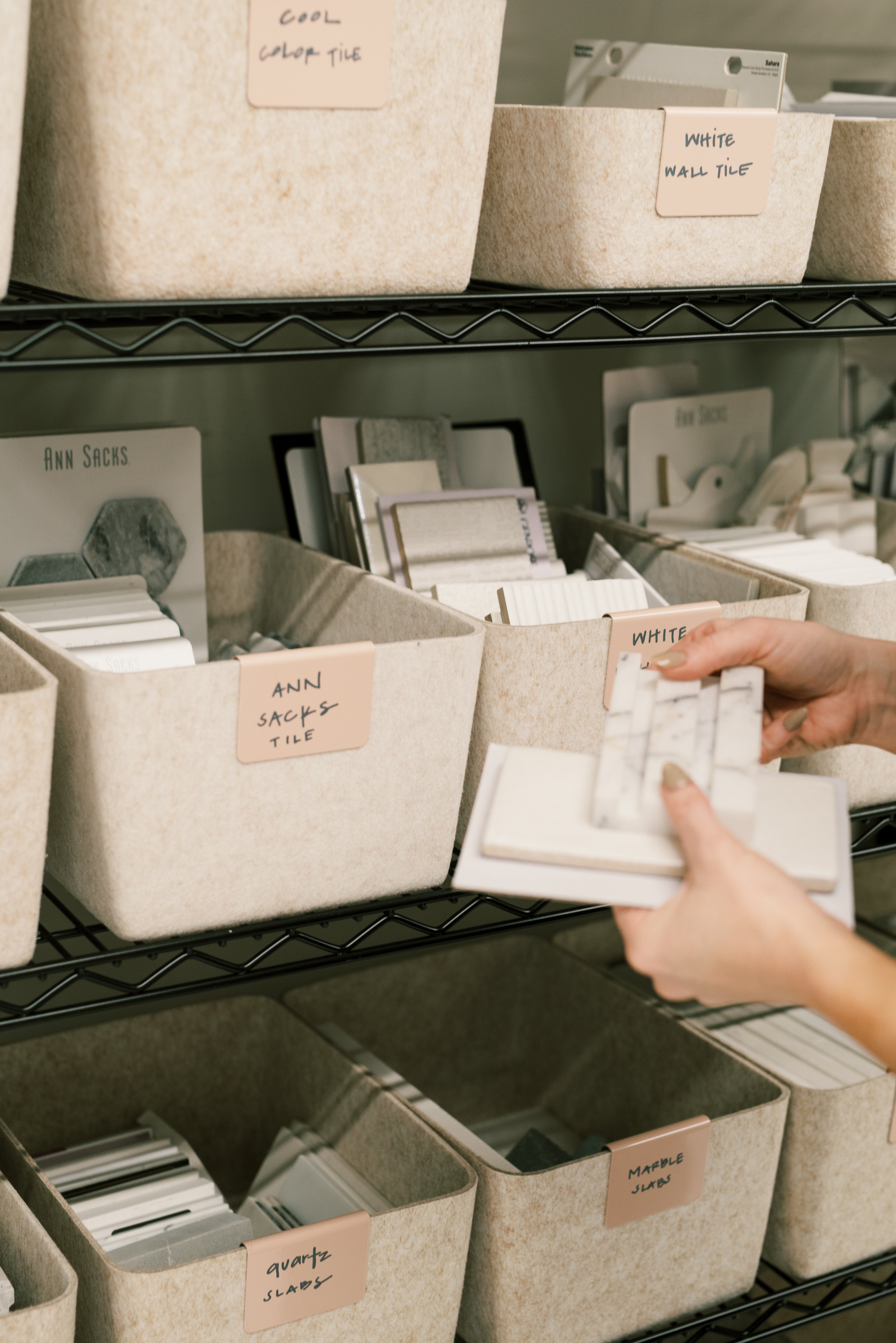 Sculpted Wide Storage Bin – Modern Home Organizer for Shelves & Cubbies | Carbon & Stone